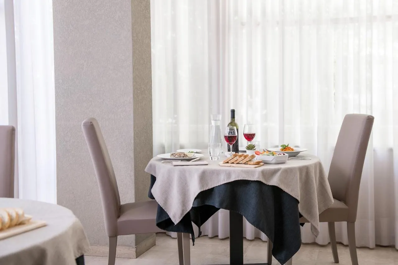 Hotel Eliseo Riccione 3*,