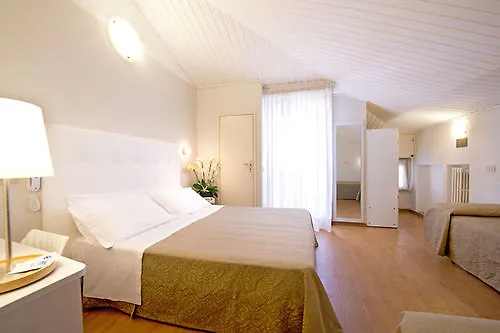 Hotel Eliseo Riccione 3*,